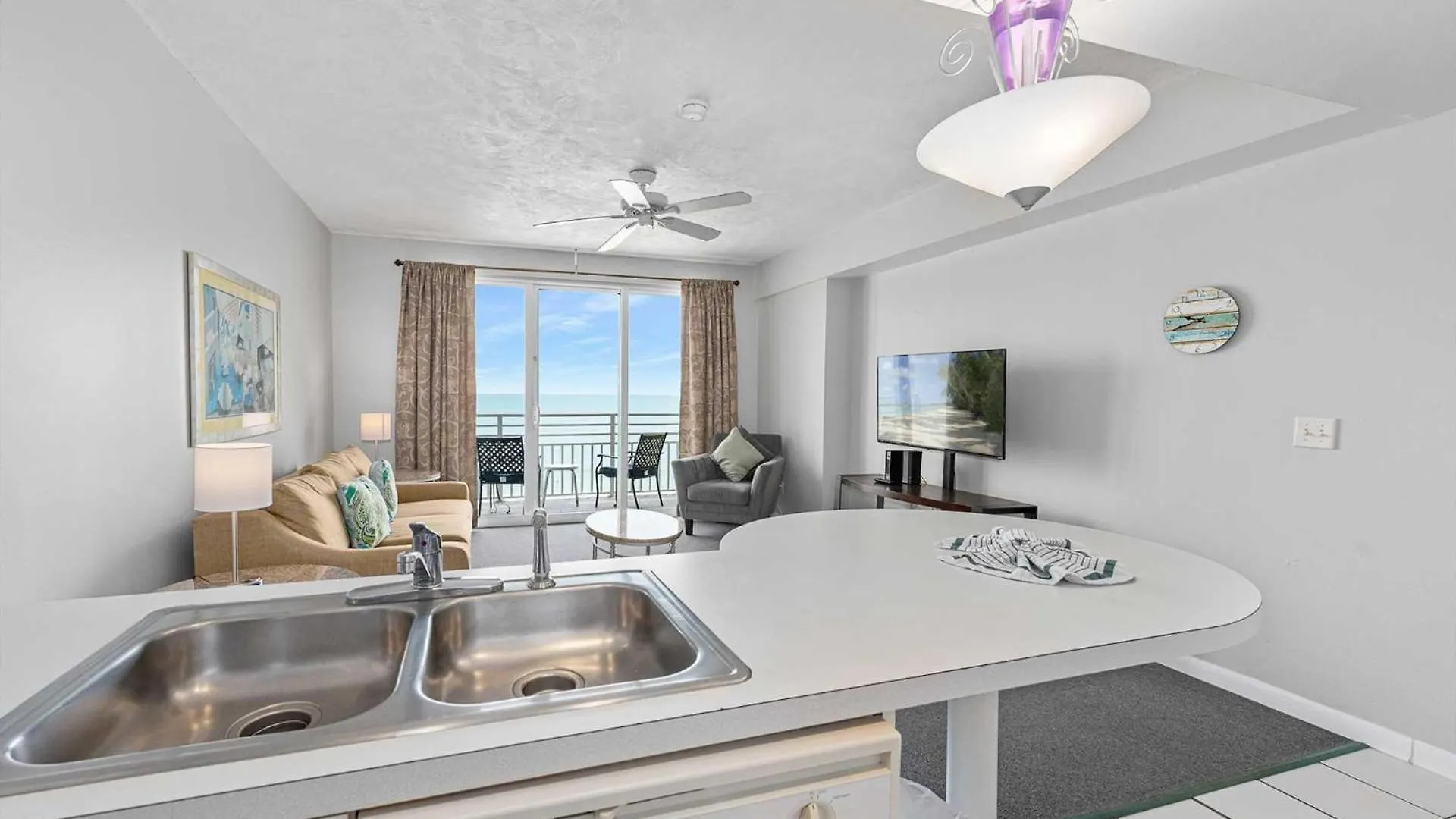 Luxury 7Th Floor 1 Bedroom Condo Direct Oceanfront Wyndham Ocean Walk Resort Daytona Beach | 708 0*,  USA