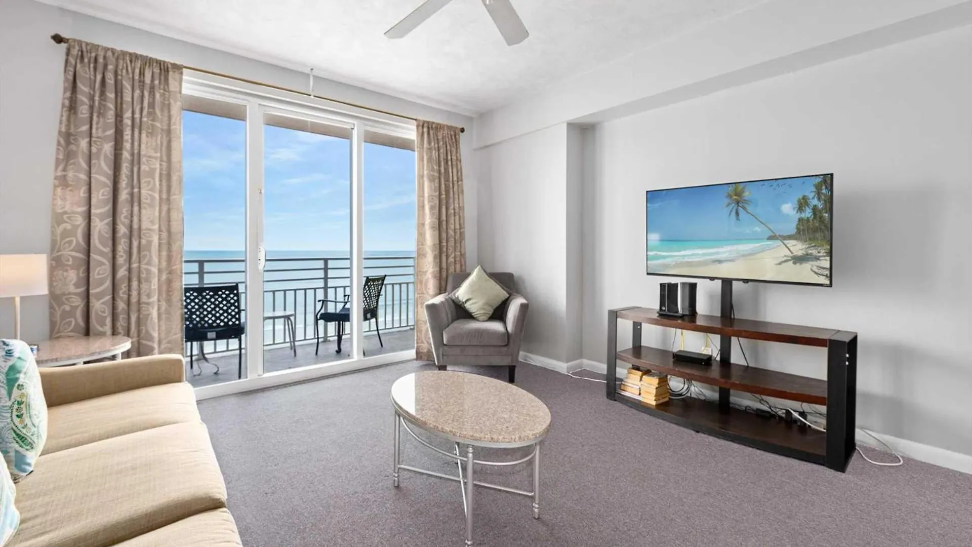 Casa vacanze Luxury 7Th Floor 1 Bedroom Condo Direct Oceanfront Wyndham Ocean Walk Resort Daytona Beach | 708